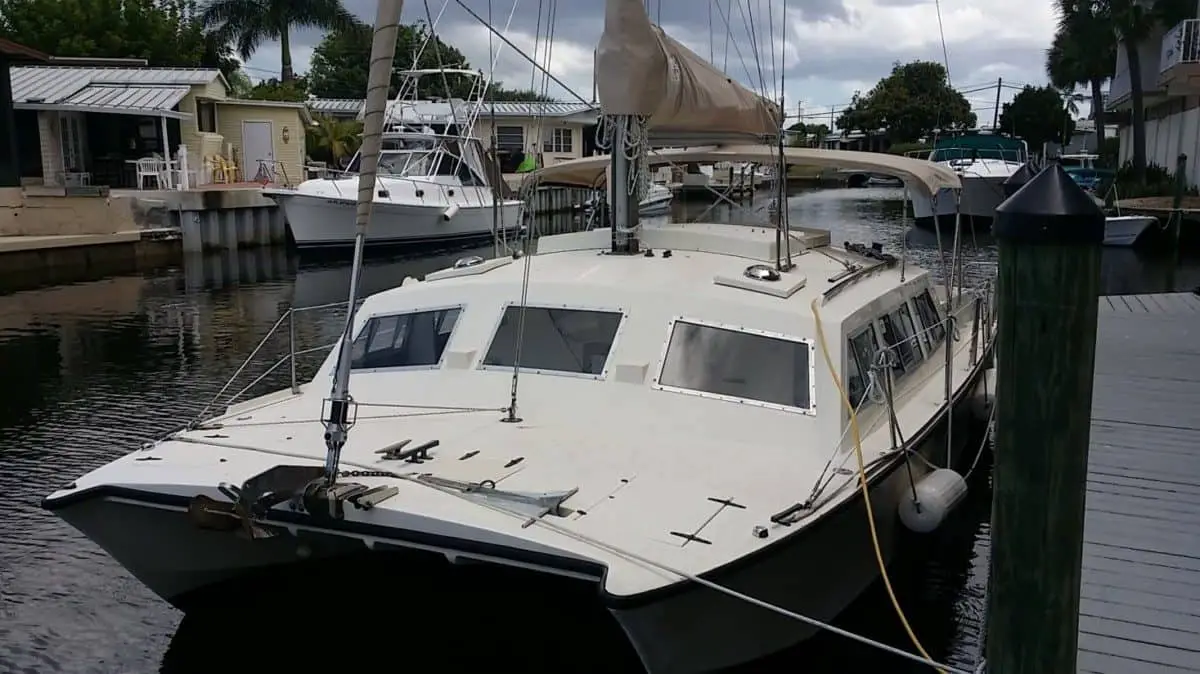 yacht 30 feet