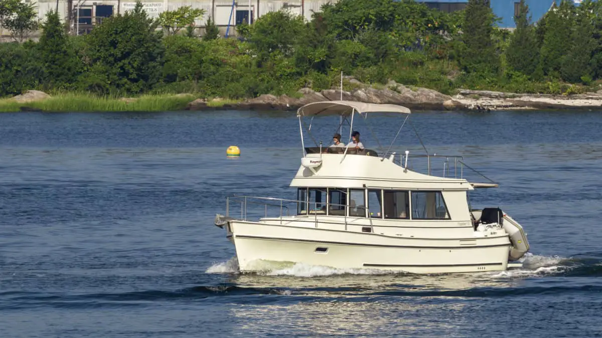 power catamaran vs trawler