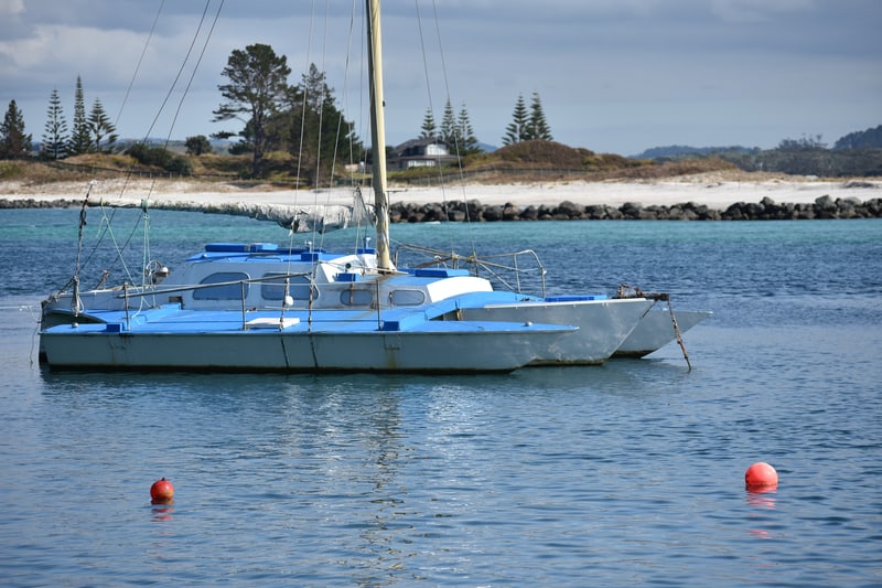 trimaran heavy weather sailing