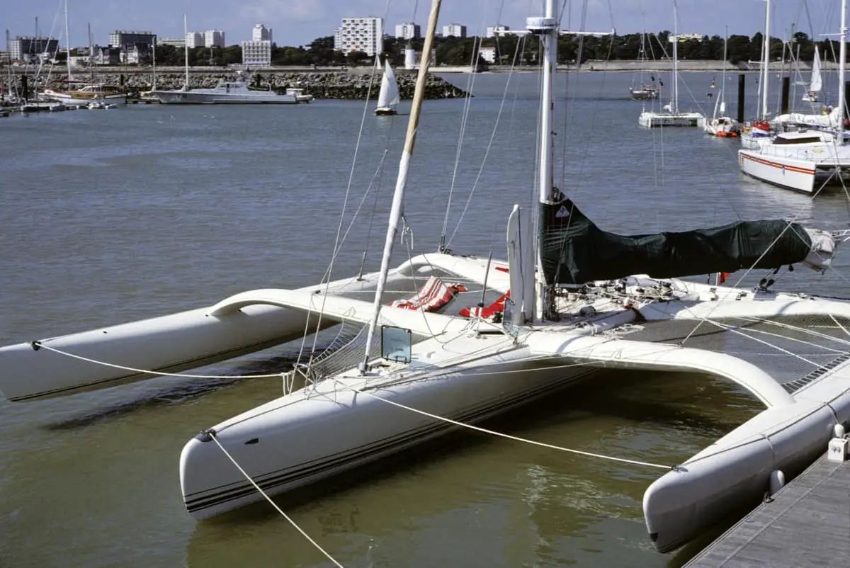 trimaran motor boat